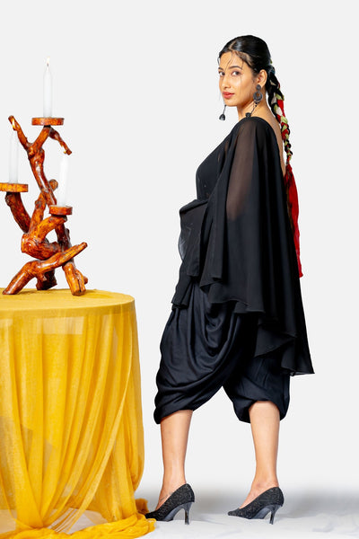 Round Black Cape